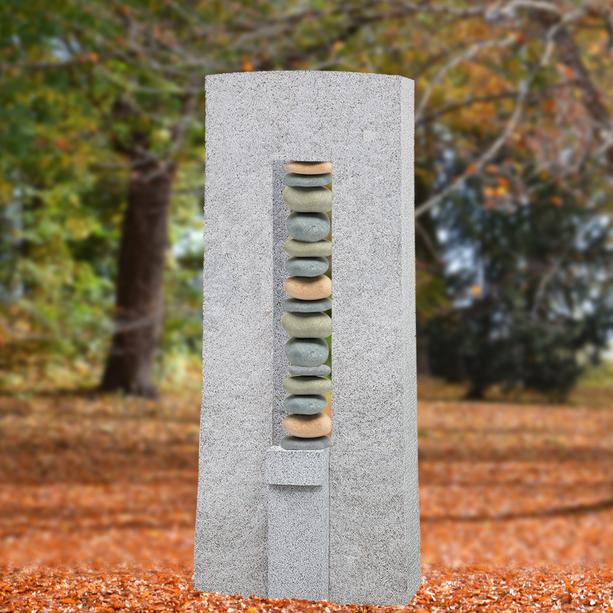 Granit Grabstein Doppelgrab mit mit Fluss Kiesel Dekoration - Amico Ciottolo