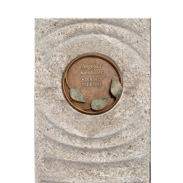 Muschelkalk Einzelgrabstein mit Bronze Symbol Floral - Levanto Florale