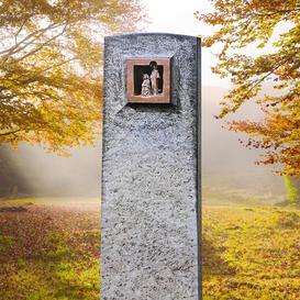 Einzelgrabstein Granit mit Bronze Ornament Jesus & Maria...