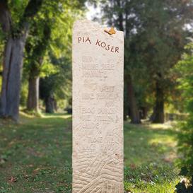 Kindergrabstein Stele mit Schmetterling aus Bronze -...