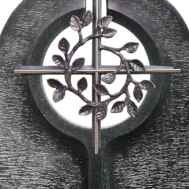 Moderner Urnengrabstein mit floralem Bronze Kreuz Symbol  - Novara Cruzis