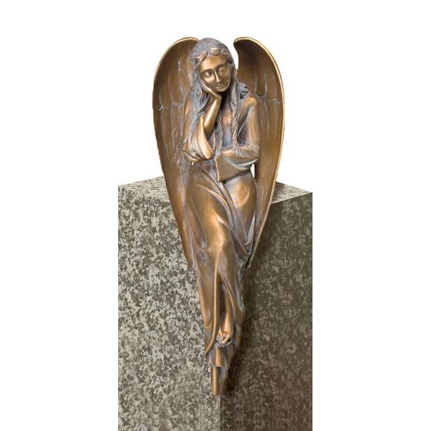 Träumender Engel aus Bronze sitzend - Angelo Liberta