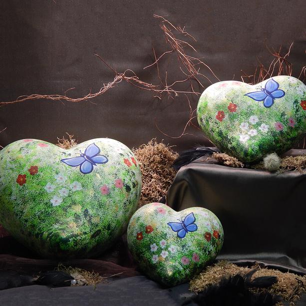 Herzförmige Kleintierurne mit Blumenwiese und Schmetterling - Hanko