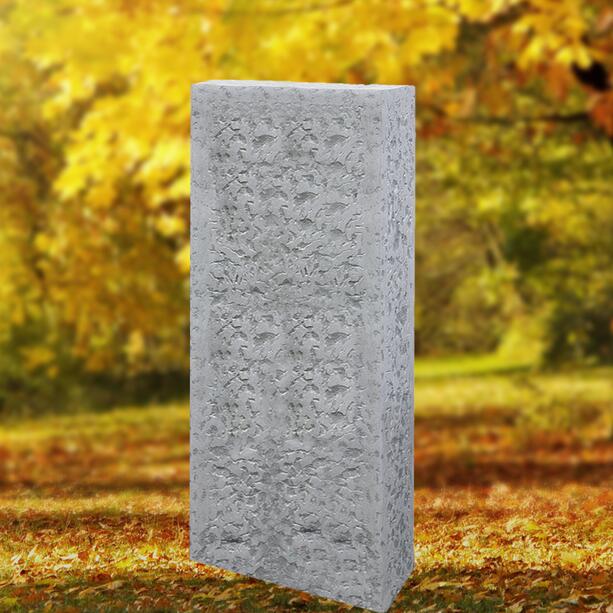 Rustikaler Grabstein fr ein Einzelgrab aus hellem Kalkstein - Caserta
