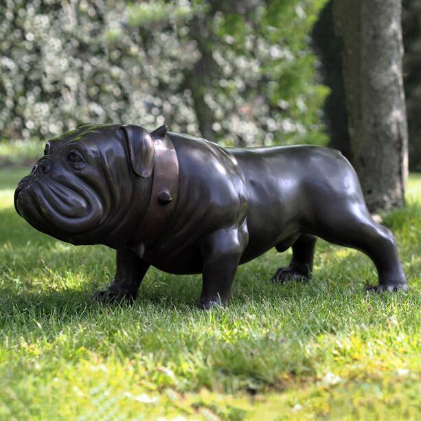 Lebensgroe Hundefigur aus Bronzeguss - Stehende Bulldogge - Bulldogge Feifel