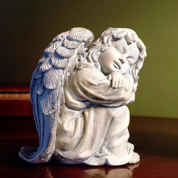 Trumende Engel Mdchen aus Steinguss fr die liebevolle Grabgestaltung - Cynthia