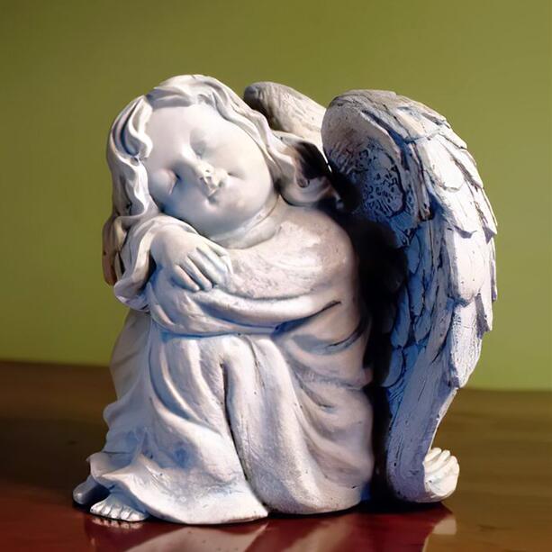 Trumende Engel Mdchen aus Steinguss fr die liebevolle Grabgestaltung - Cynthia