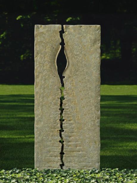 Grabmal Naturstein handwerklich vom Bildhauer kaufen - Rustico