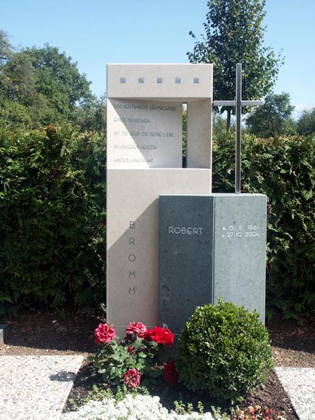 Familiengrabstein modern Naturstein mit Kreuz - Empoli