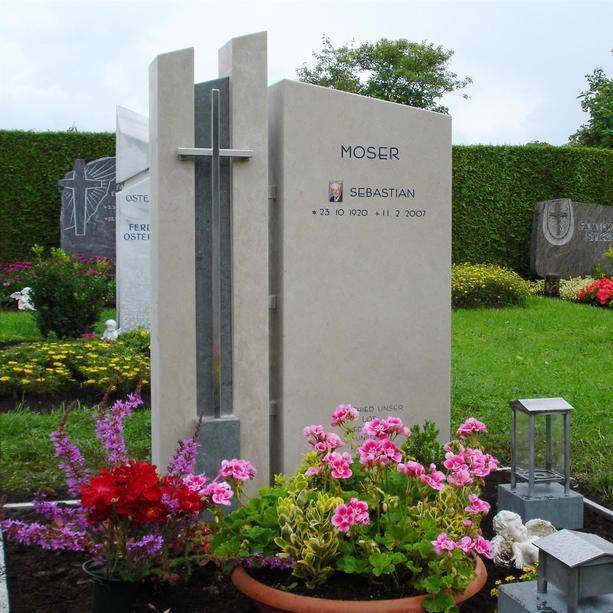 Zweiteiliges Familiengrabmal Naturstein mit Kreuz - Tellaro