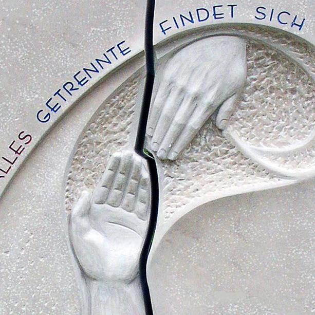 Naturstein Urnengrabmal mit Hand Relief - Lucon