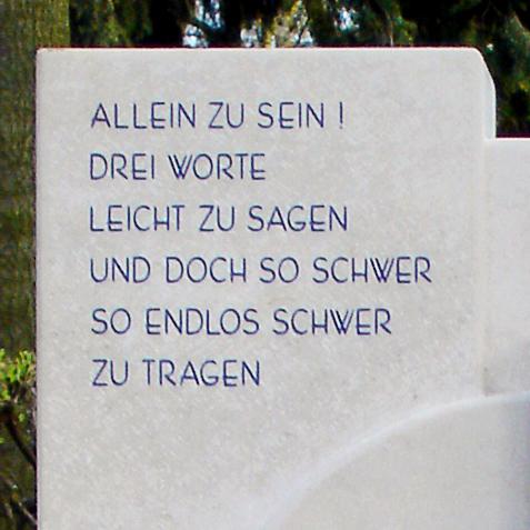 Grabdenkmal Naturstein modern mit Edelstahl Kreuz - Novero