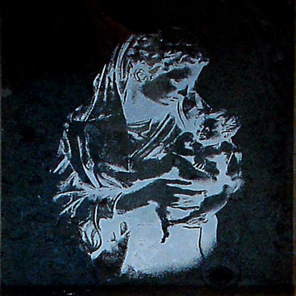 Grabstein Kalkstein mit Madonna Bild aus Glas - Madre