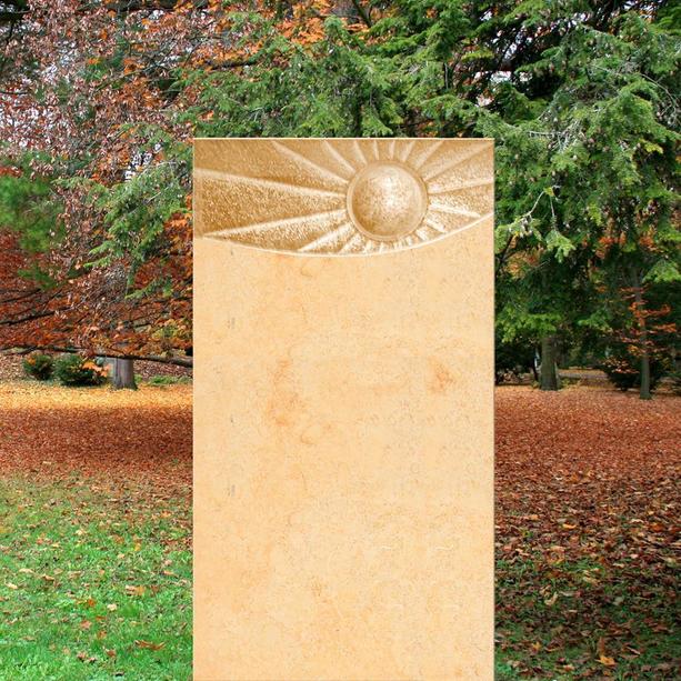 Gedenkstein Doppelgrab mit Sonne - Helios