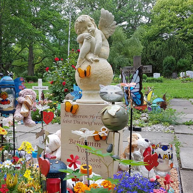 Grabstein mit Engel Figur Kindergrab - Serius
