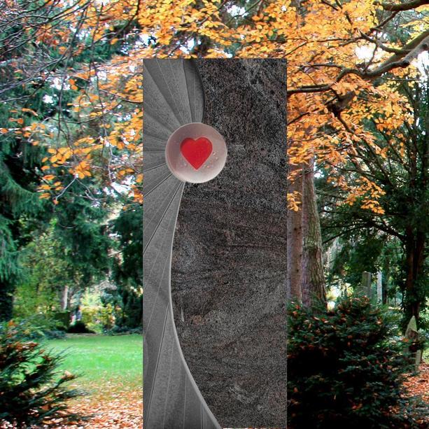 Familiengrabstein mit Glas Herz Gestaltung - Fiavoro