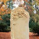 Romantischer Grabstein Doppelgrab mit Blumen - Claranda