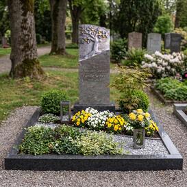 Grabdenkmal Doppelgrab mit Lebensbaum - Miranda