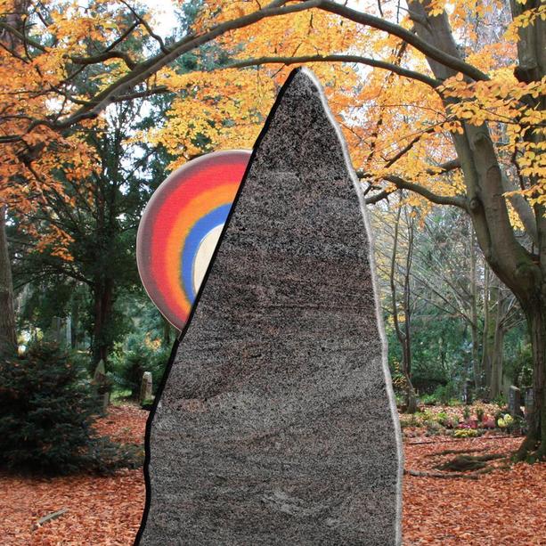 Naturstein Grabmal mit Regenbogen Glas - Regenbogenberg