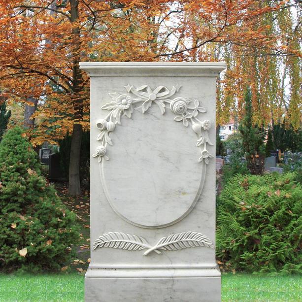 Marmor Grabstein mit Bltenschmuck - Fiorina