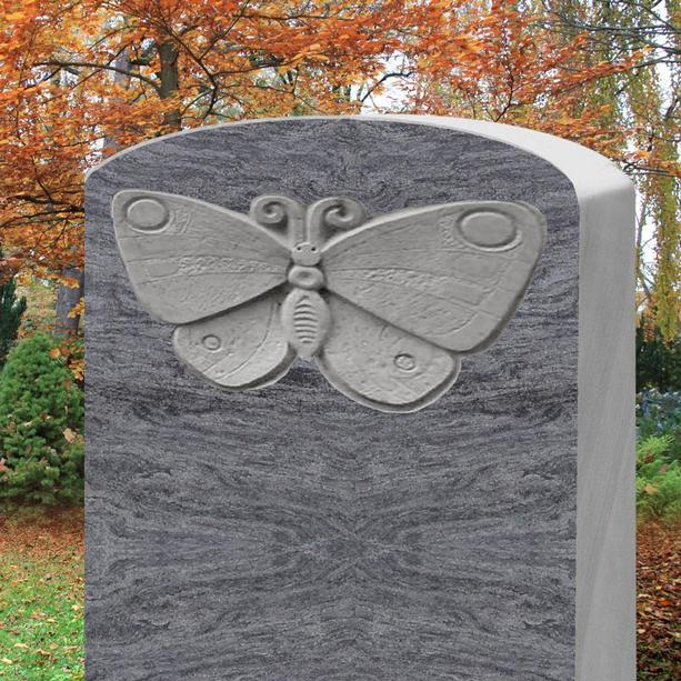 Klassischer Grabstein mit Schmetterling - Papillon