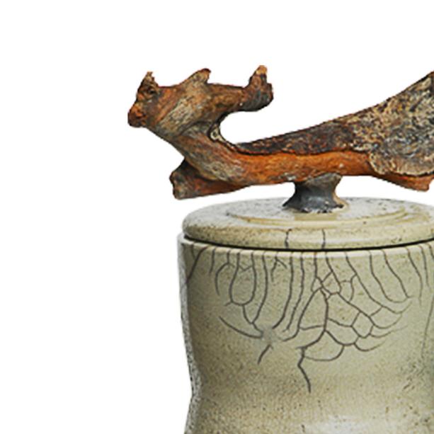 Außergewöhnliche Überurne aus Raku-Keramik - Prora