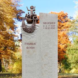 Schnes Grabdenkmal fr Einzelgrab mit Bronze Skulptur...