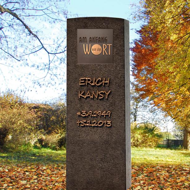 Dunkler Granit Urnengrab Grabstein mit Bronze Tafel - Memoria Nigra