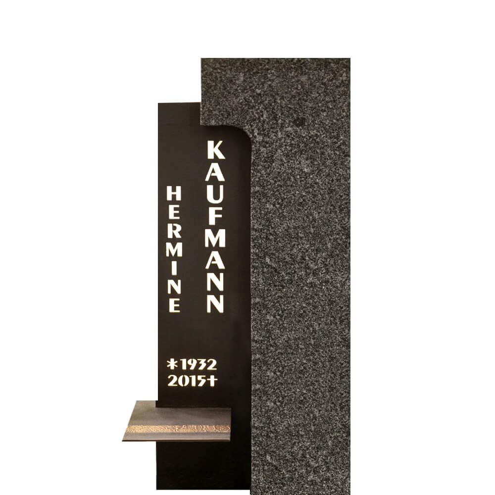 Modernes Grabstein Design in Granit & Metall f�r ein Einzelgrab - Memento